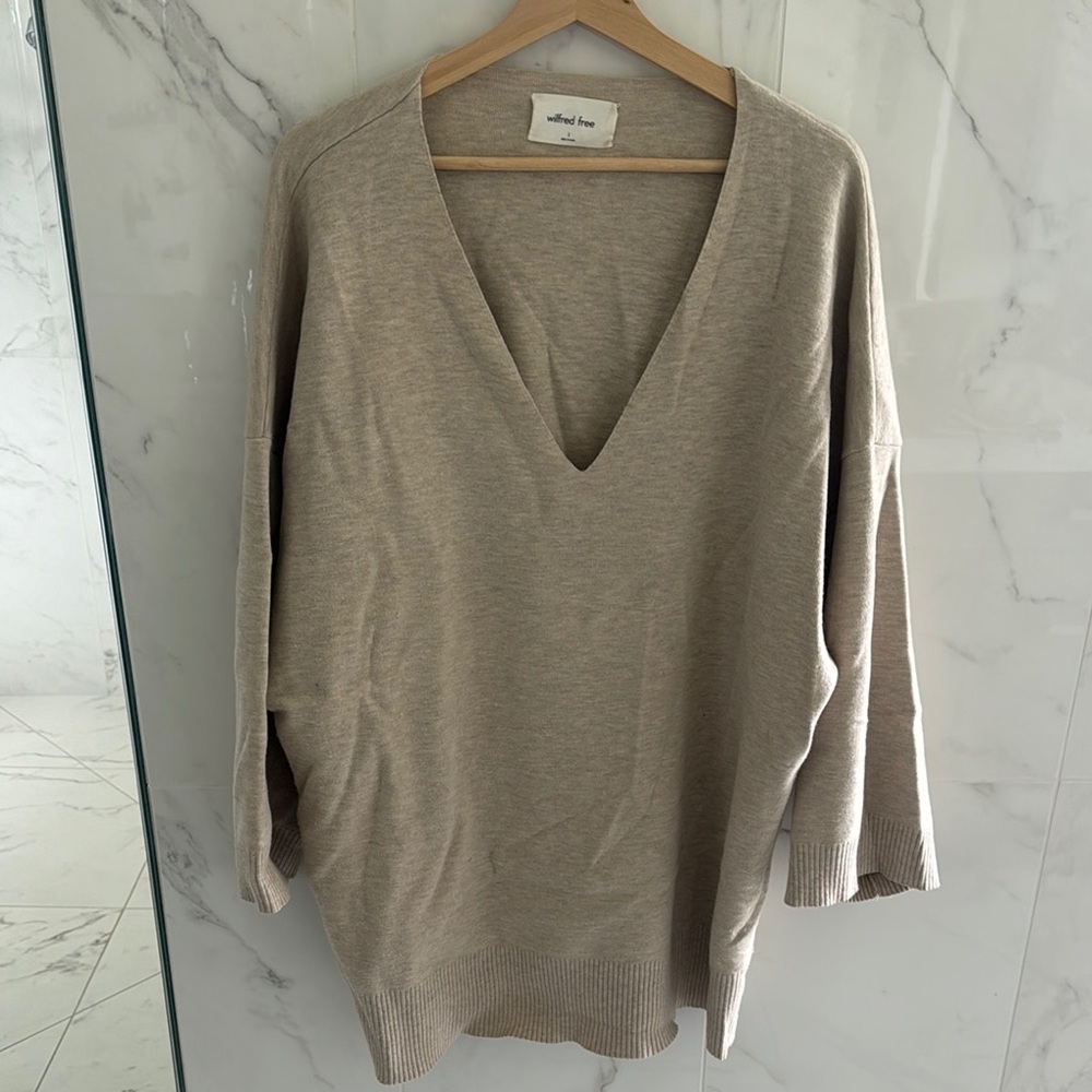 Wilfred Tan V-Neck Sweater Relaxed Fit